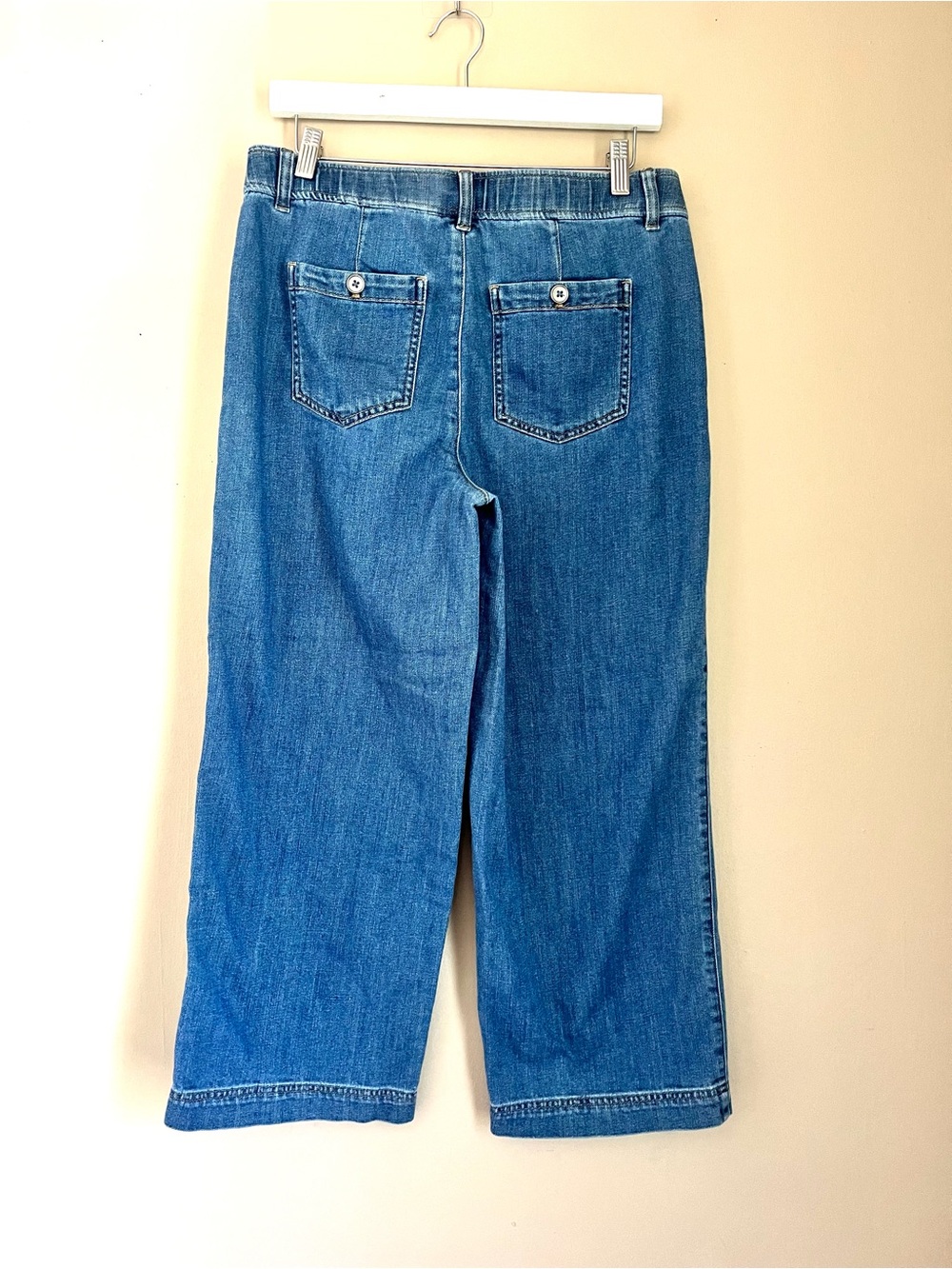 Chico's Wide leg Medium Blue Jeans with Front Patch Pockets sz 6 - Picture 3 of 8